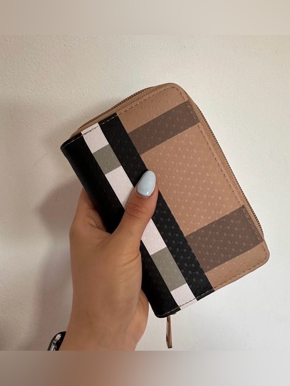 Multi-Colored Tan Black Plaid Patterned Check Wallet Zip-Around Enclosure